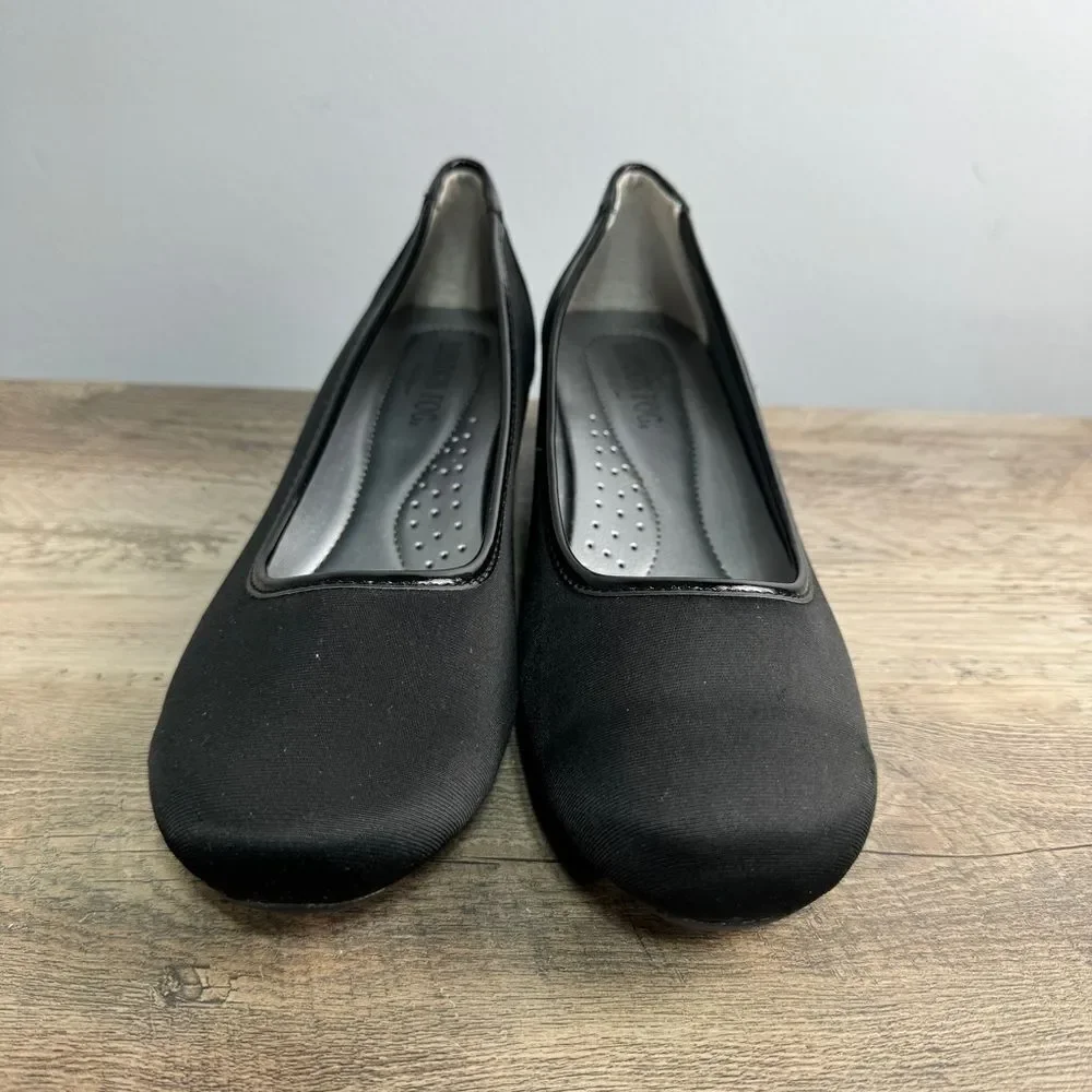 London Fog Women’s Wedge Shoes sz 9 Comfort Slip On #K-13
